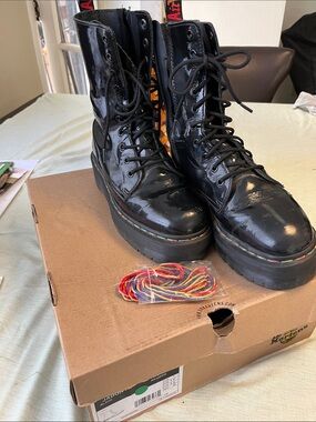 Dr. Martens Jadon Hi size 8 men/9 woman Rainbow Black Patented